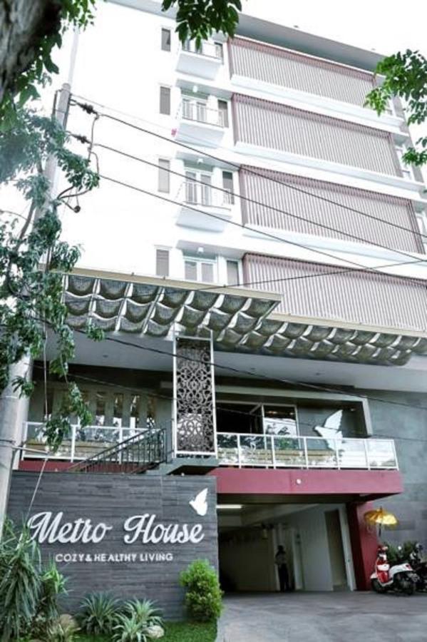 Hotel Metro House Surabaya Exterior foto