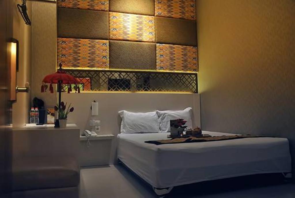 Hotel Metro House Surabaya Zimmer foto