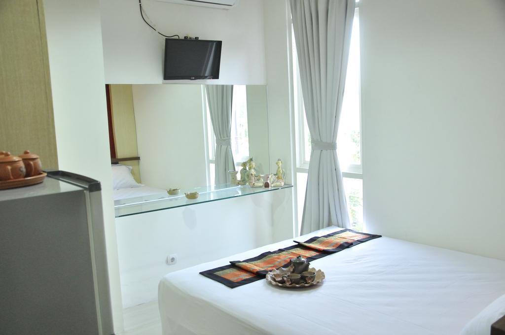 Hotel Metro House Surabaya Zimmer foto