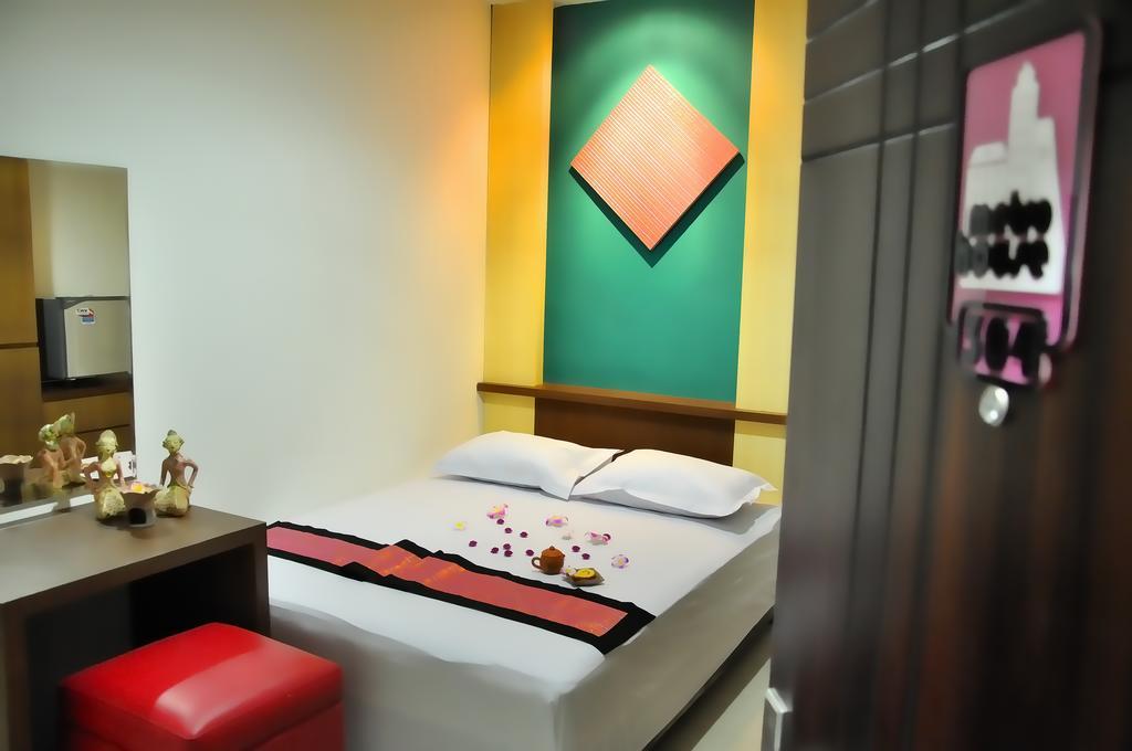 Hotel Metro House Surabaya Zimmer foto