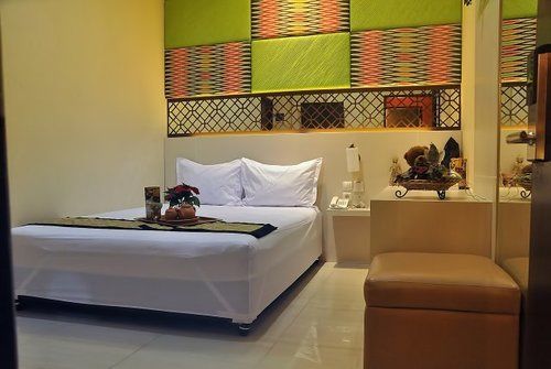 Hotel Metro House Surabaya Exterior foto